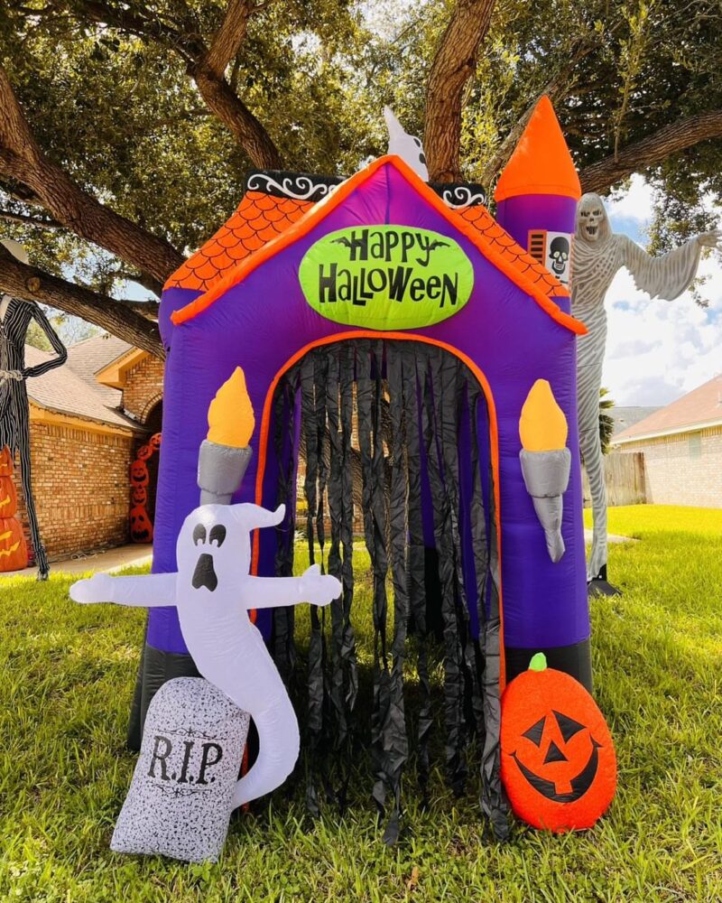 Inflatable spooky house for kids